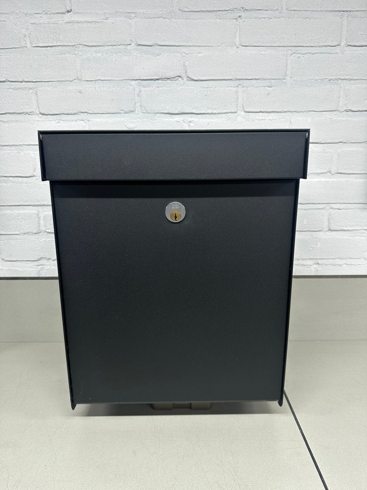 Allux Grundform Brievenbus, Ophalen of Verzenden, Zo goed als nieuw, Aluminium