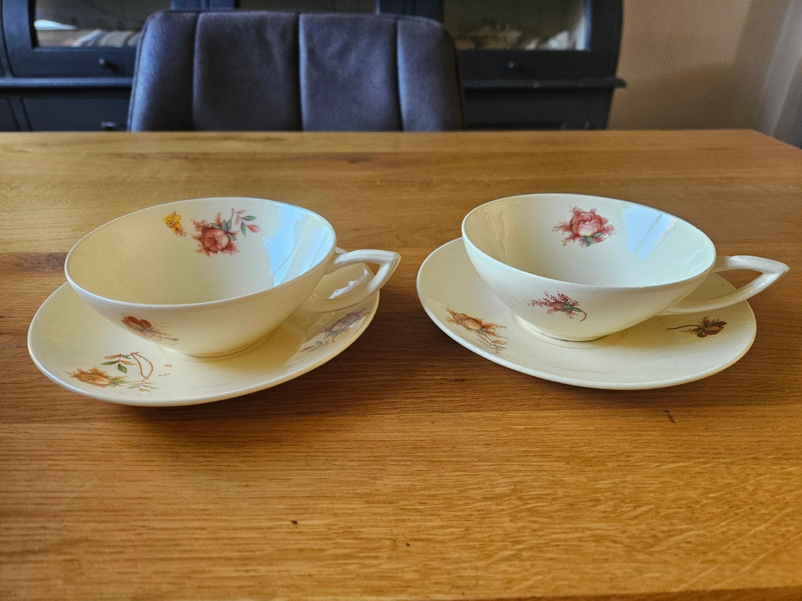 Set van 2 vintage Holland theekopjes met schotels, Antiek en Kunst, Antiek | Servies los, Ophalen of Verzenden