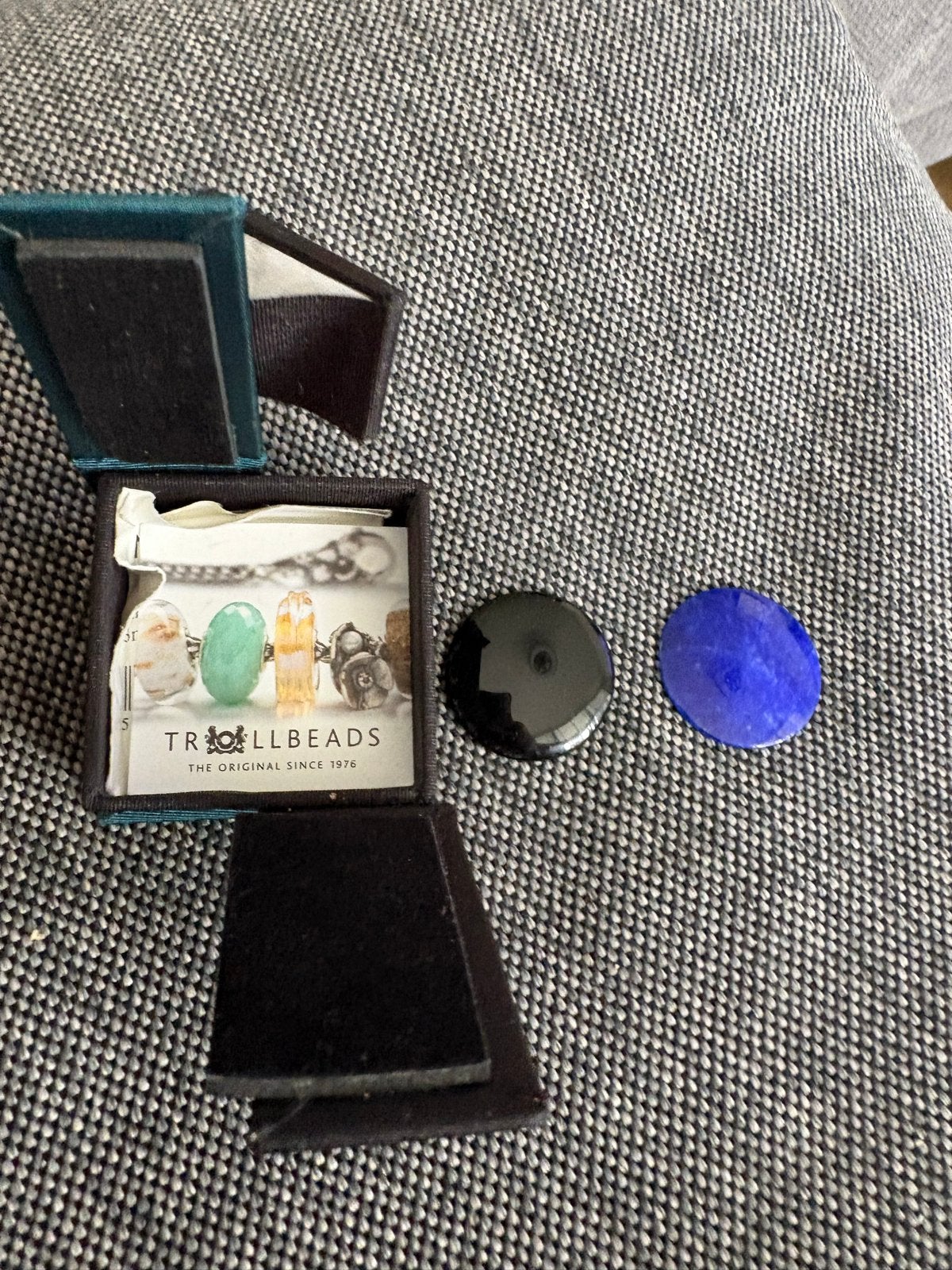 Trollbeads glaskralen in doosje - Zwart en Blauw, Glas of Kristal, Ophalen of Verzenden, Zo goed als nieuw, Trollbeads