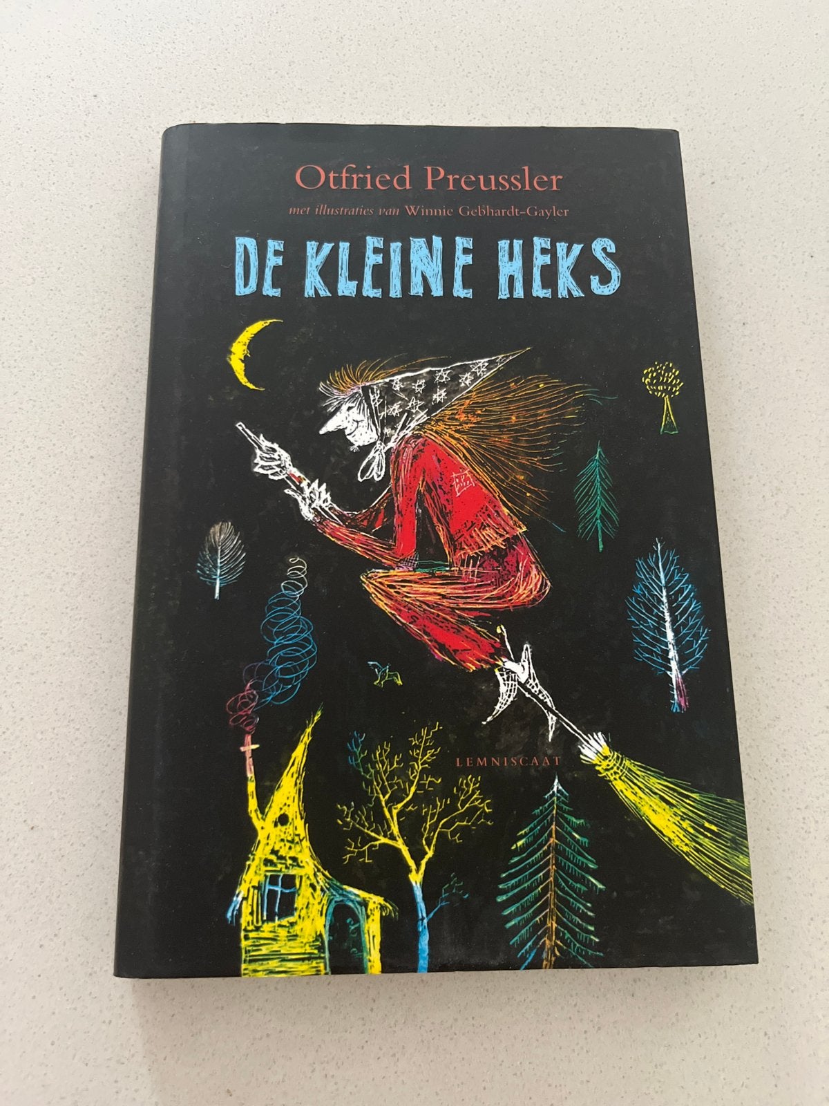 De Kleine Heks - Otfried Preussler (Kinderboek), Ophalen, Zo goed als nieuw, Sprookjes
