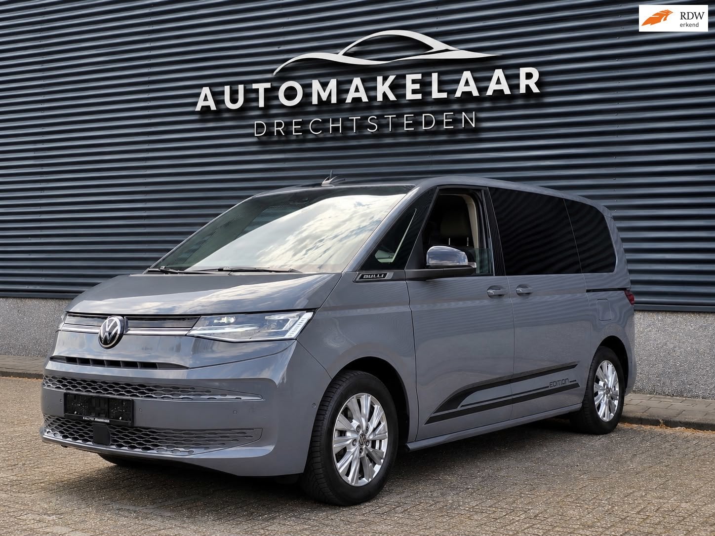 Volkswagen MULTIVAN 1.4 eHybrid L1H1 Bulli 7p Pano/DSG/Trekh, Gebruikt, 7 stoelen, Hybride Elektrisch/Benzine, 1600 kg