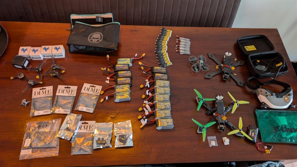 FPV Drones + extra, Gebruikt, Overige merken, Standaard kwaliteit, 1 tot 5 kilometer