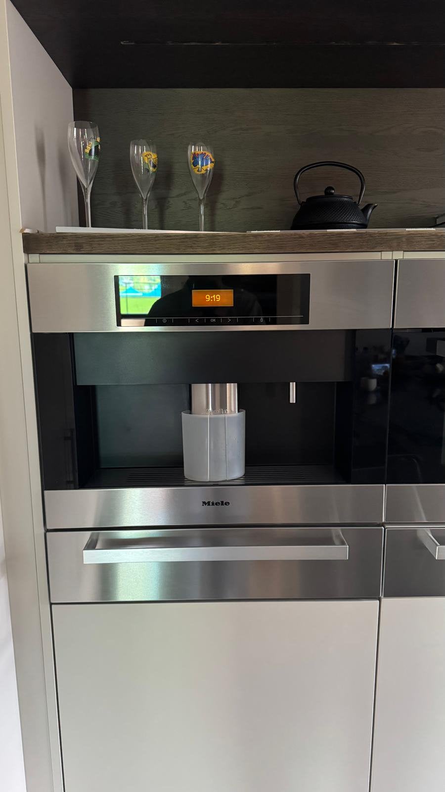Miele inbouw koffiemachine, Ophalen, Zo goed als nieuw