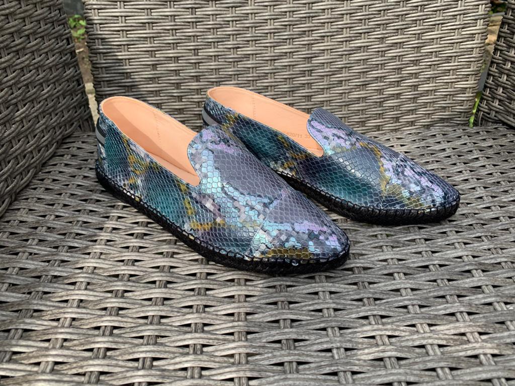 Nieuwe gave Floris van Bommel snake schoenen (Maat 37), Instappers, Nieuw, Verzenden, Blauw