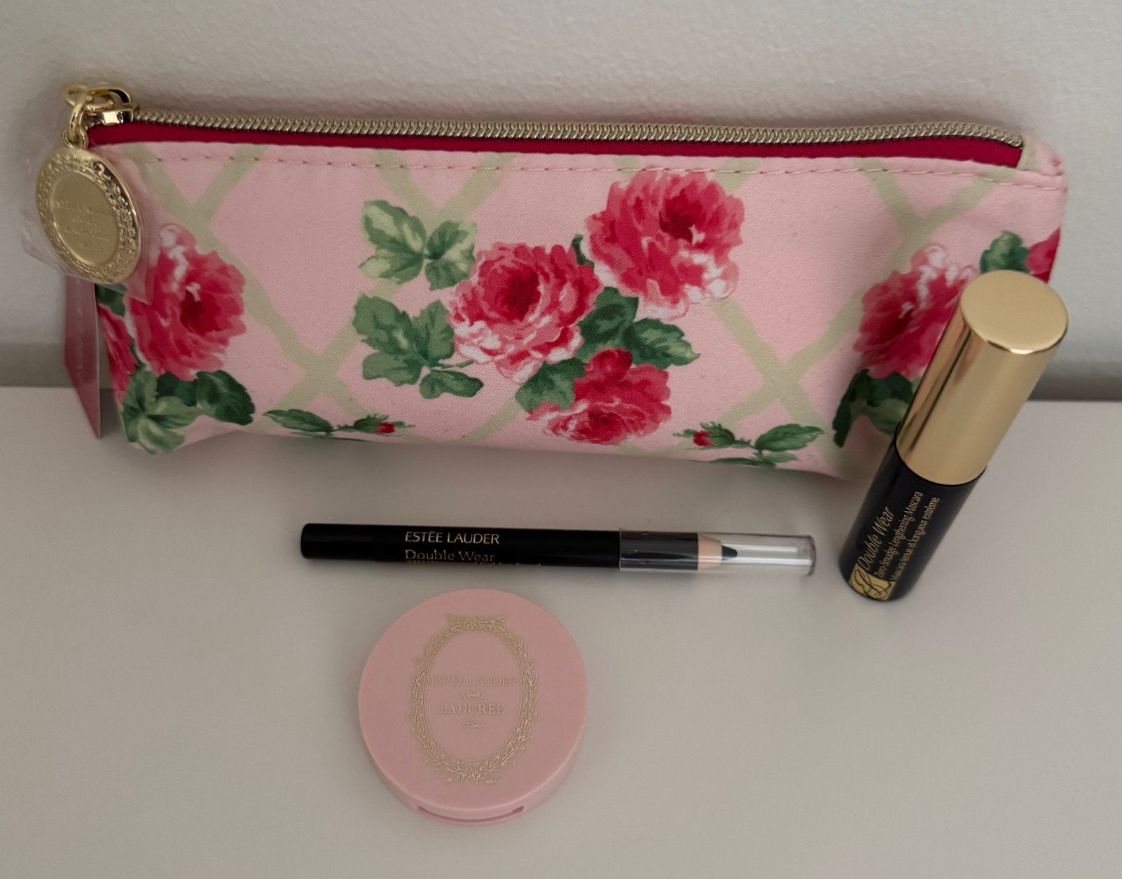 Estee Lauder tasje met 3 nieuwe producten, Verzenden, Nieuw, Gehele gezicht, Make-up