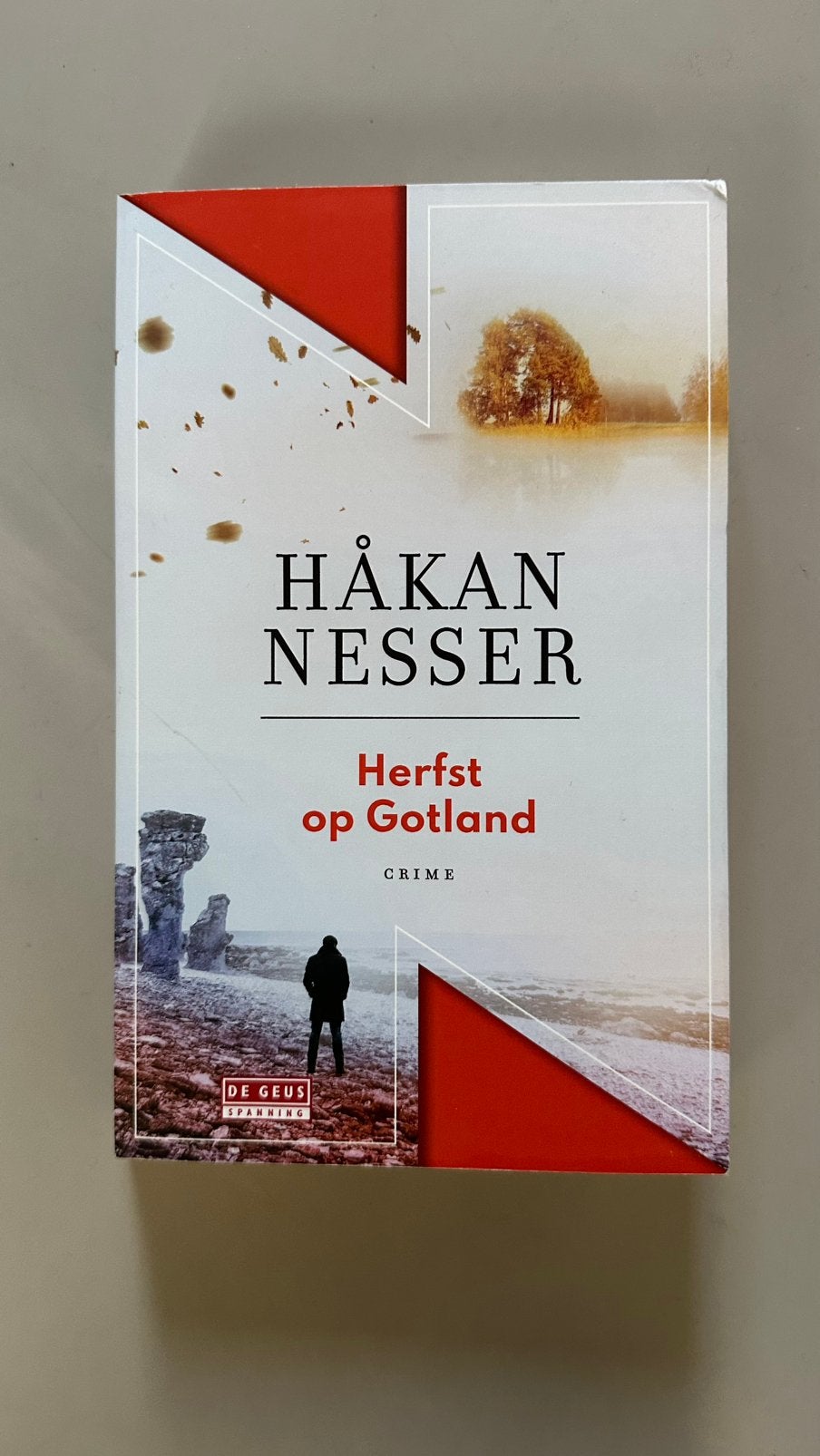 Håkan Nesser - Herfst op Gotland, Ophalen of Verzenden, Gelezen, Håkan Nesser