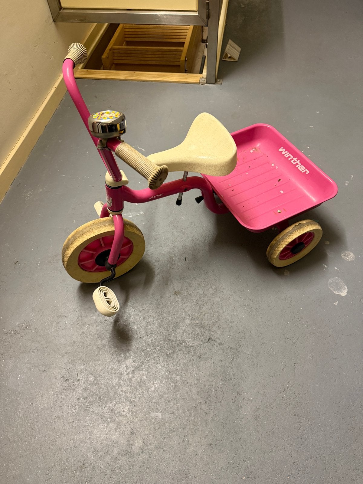 Roze Winther driewieler met bakje, Kinderen en Baby's, Ophalen, Gebruikt, Trapvoertuig