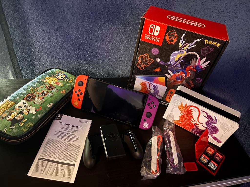 Nintendo switch oled Pokemon met 4 pokemon spellen, Switch OLED, Met games, Ophalen of Verzenden, Zo goed als nieuw