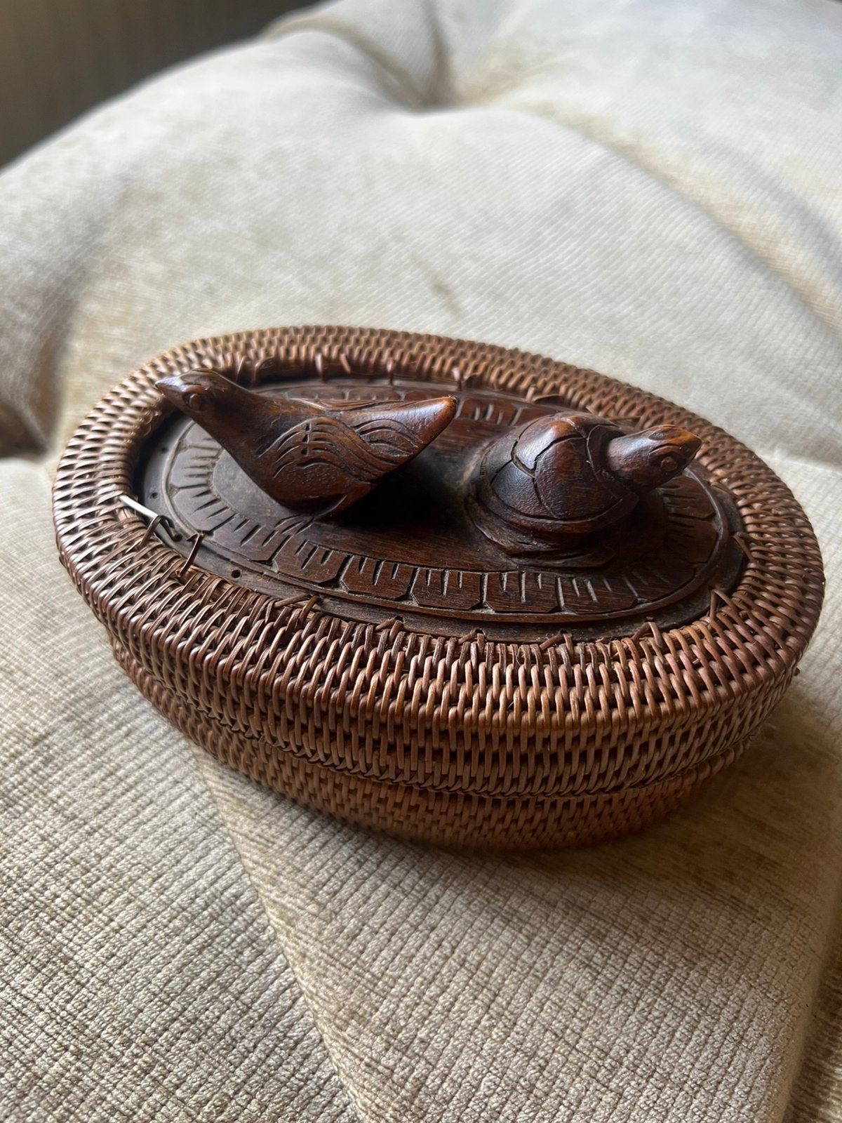 Vintage Rieten Lombok Doosje / Snuisterijen Indonesia., Antiek en Kunst, Kunst | Niet-Westerse kunst, Bruin, Handgemaakt, Doos