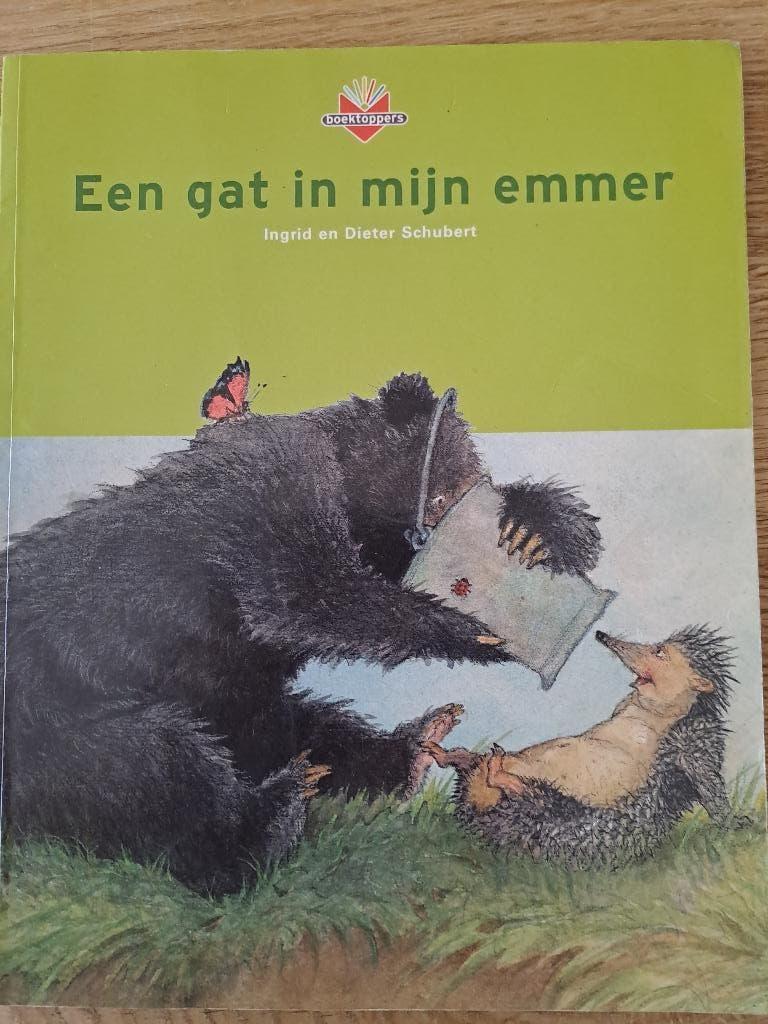 EEN GAT IN DE EMMER. INGRID EN DIETER SCHUBERT., Ophalen of Verzenden, Gelezen, Ingrid Schubert; Dieter Schubert, Prentenboek