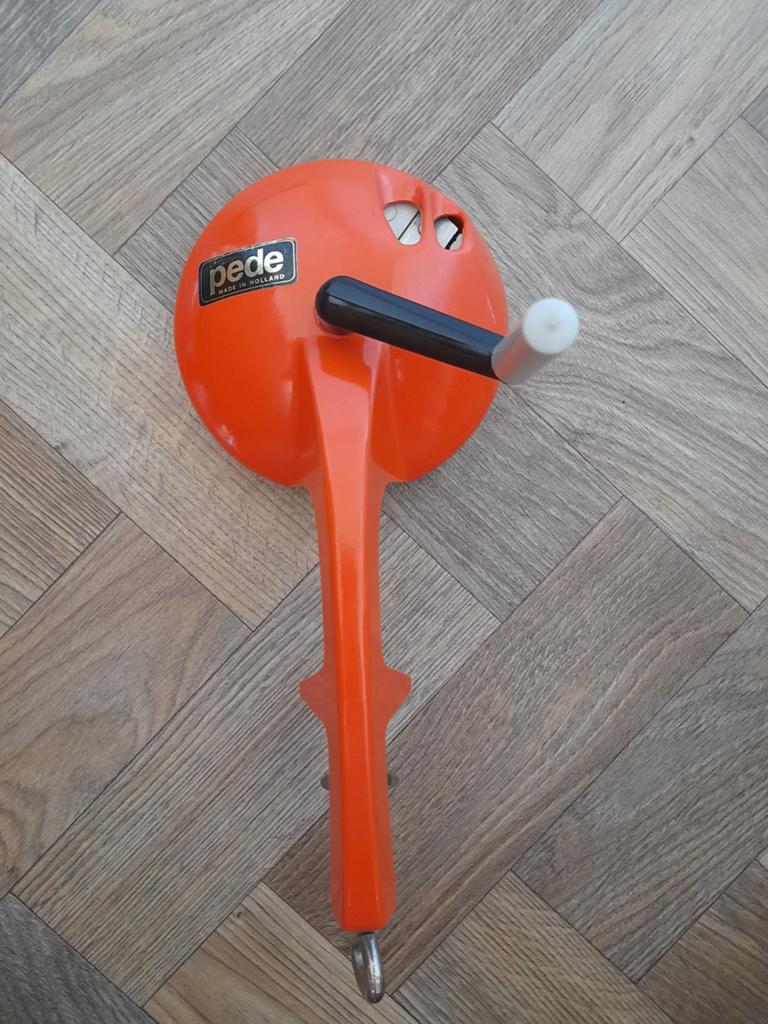 Vintage antieke oranje PeDe snijbonensnijder snijbonenmolen, Antiek en Kunst, Ophalen of Verzenden