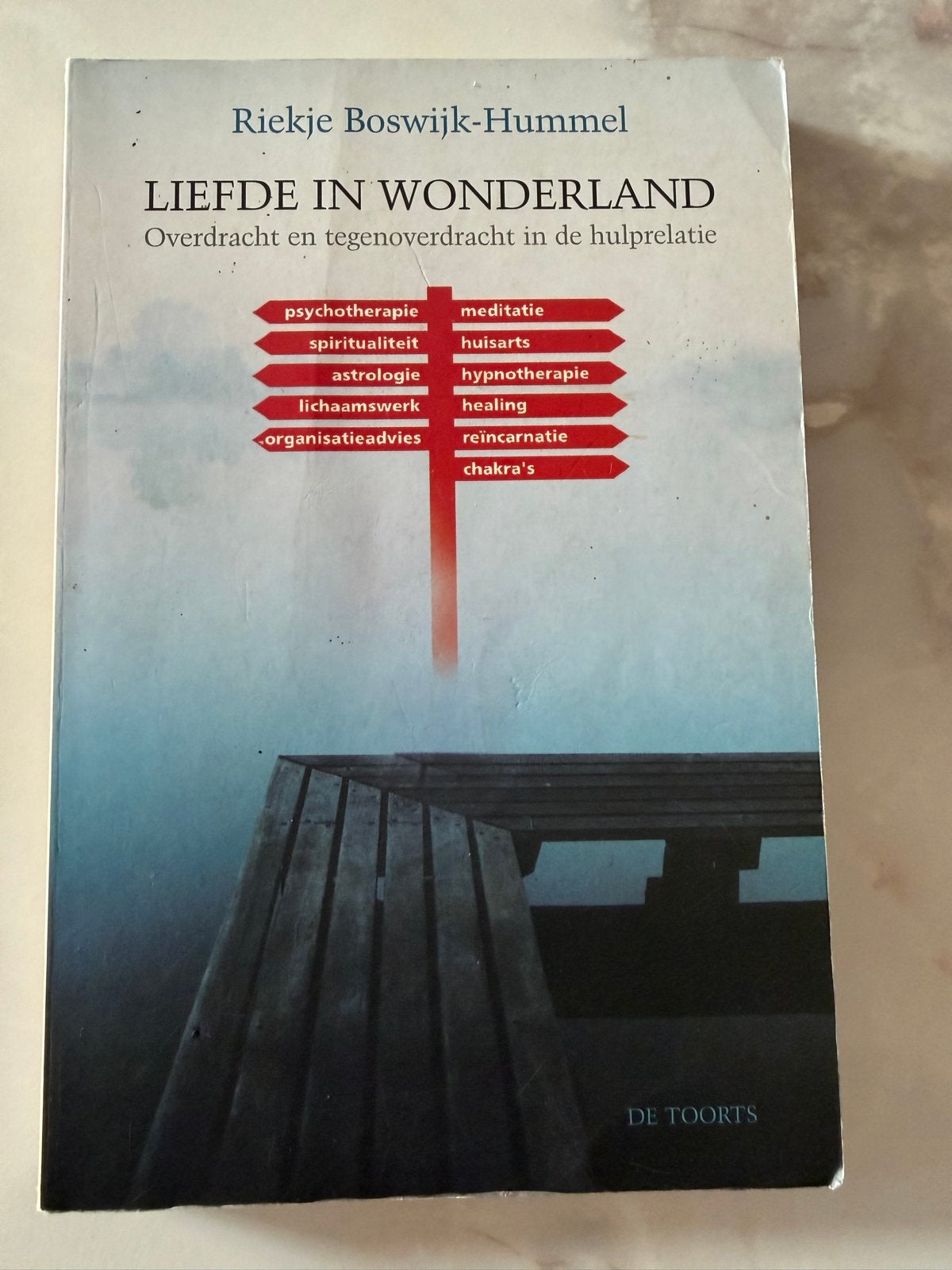 Liefde in Wonderland - Riektje Boswijk-Hummel (Gelezen), Ophalen of Verzenden, Gelezen, Spiritualiteit algemeen, Achtergrond en Informatie
