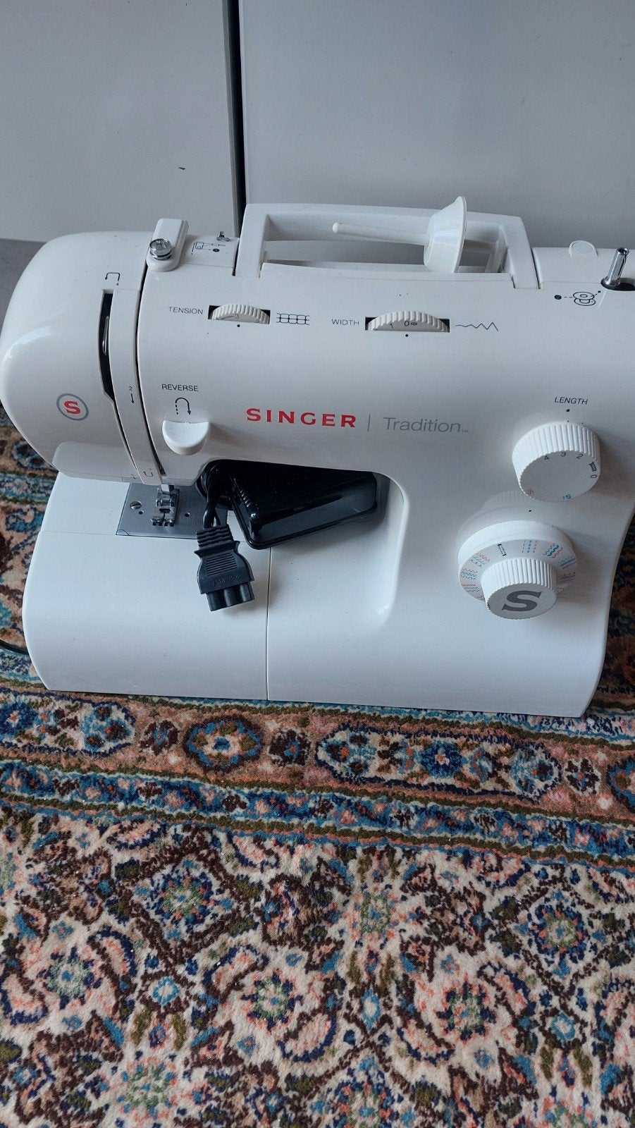 SINGER Naaimachine MODEL 2282, Ophalen, Gebruikt, Naaimachine, Singer