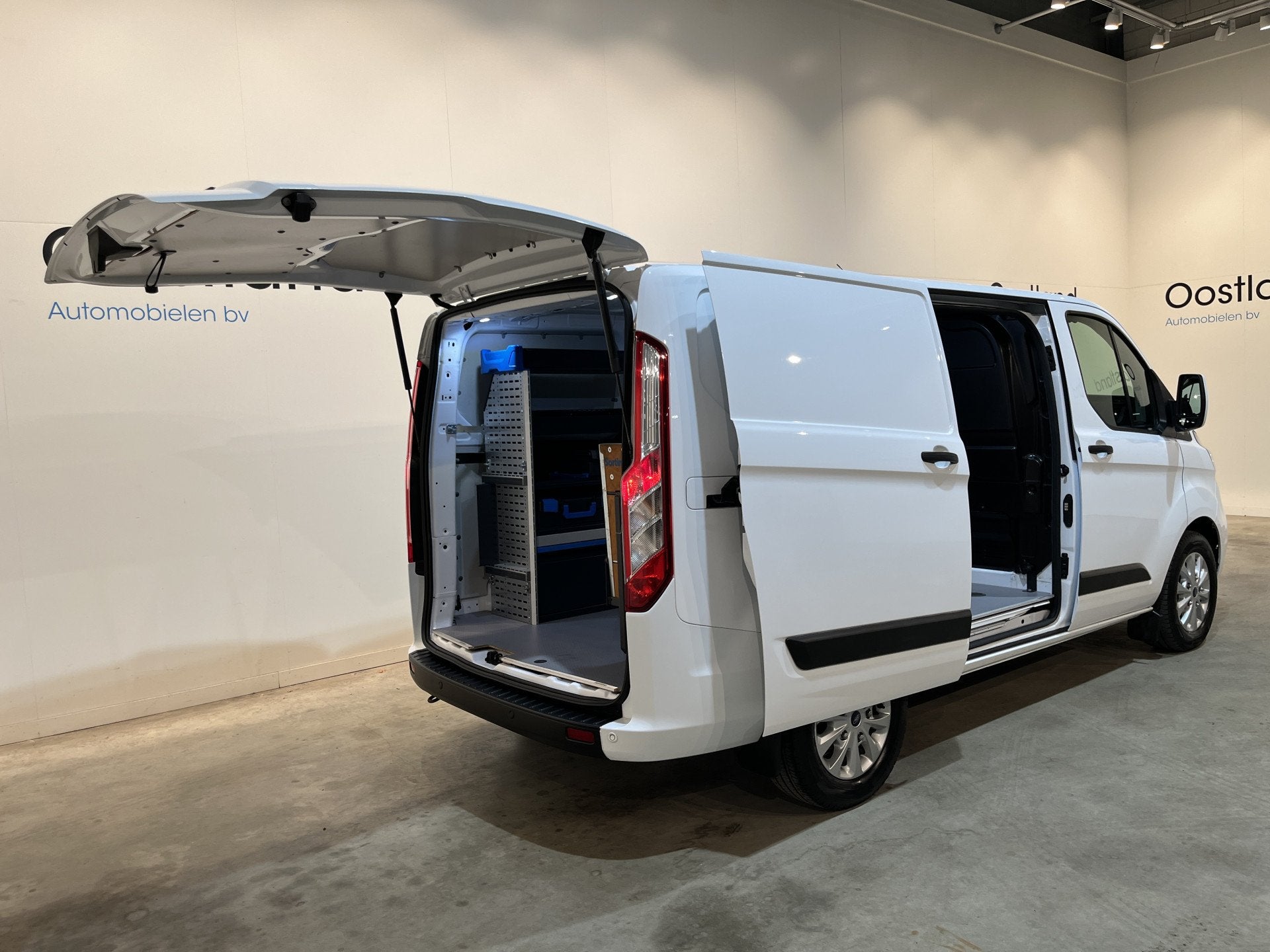 Ford Transit Custom 280 2.0 TDCI L1H1 Trend 130 PK / Service, Auto's, Voorwielaandrijving, Stof, 4 cilinders, Met garantie (alle)