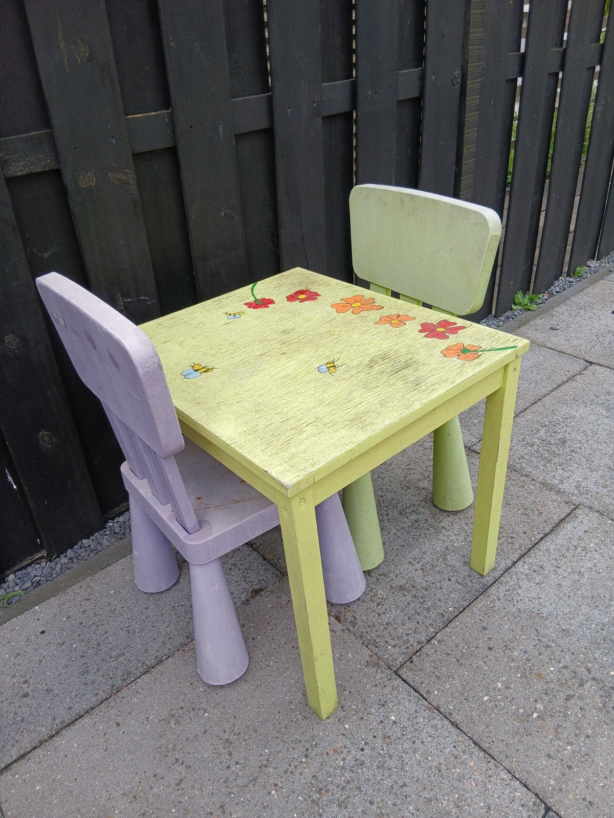 Buiten tafel met stoeltjes - GRATIS, Tuin en Terras, Ophalen, Gebruikt, 2 zitplaatsen