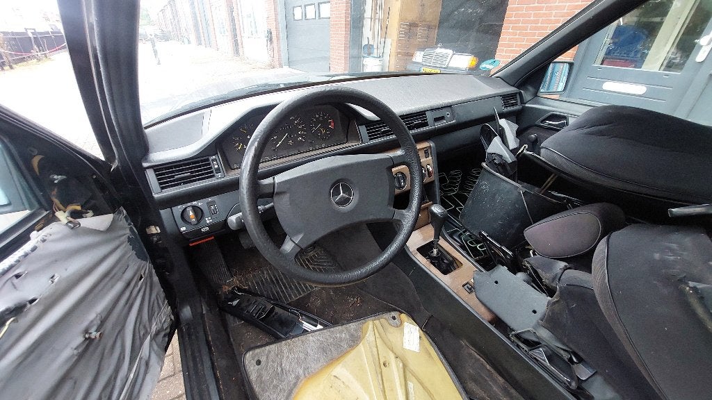 Te koop alle onderdelen w124 sedan type 1, Auto-onderdelen, Ophalen of Verzenden, Gebruikt, Mercedes-Benz