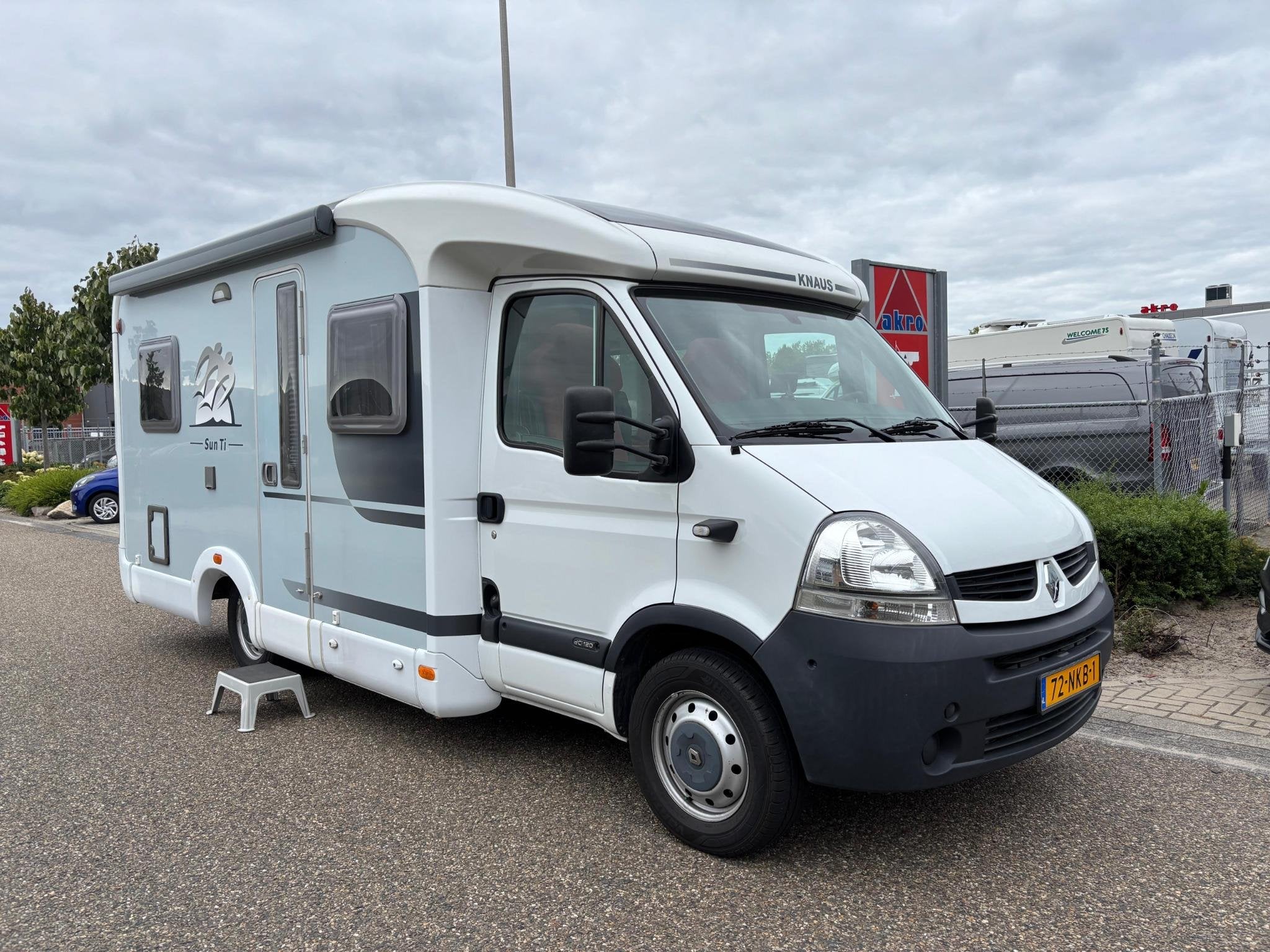 Caravans And Camping Knaus