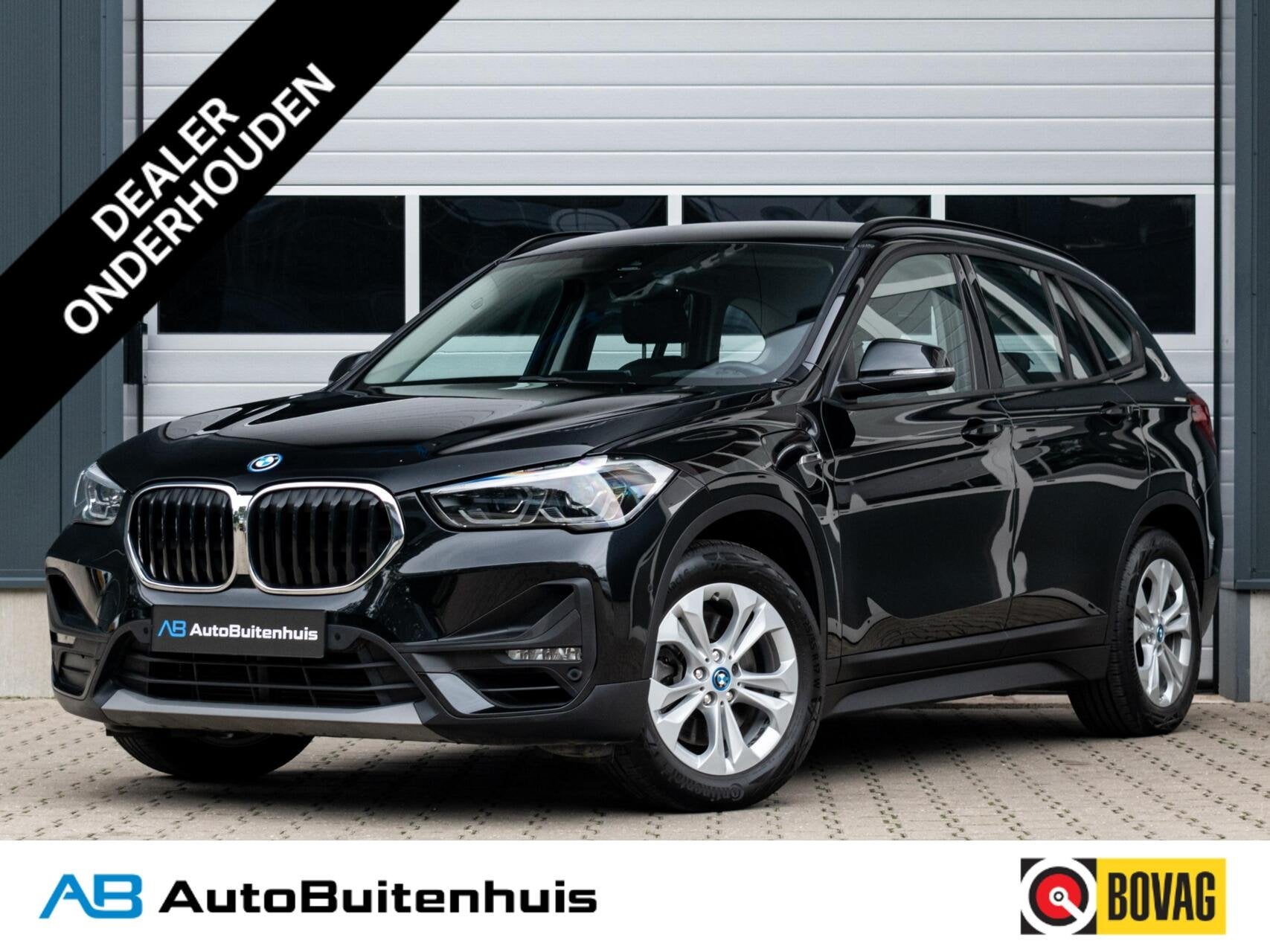 BMW X1 xDrive25e High Executive|1e EIGENAAR|ELEK.KLEP|LEDER|, Auto's, Gebruikt, 750 kg, Met garantie (alle), Zwart