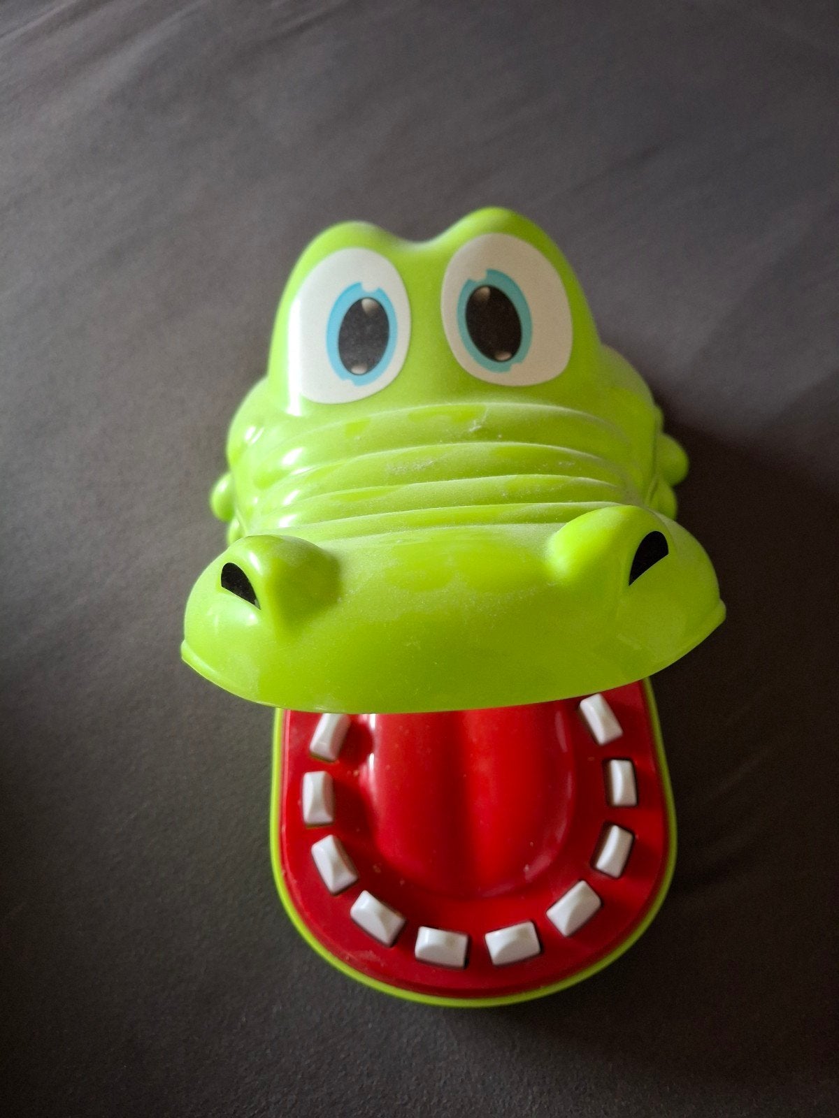 krokodil met kiespijn, Hobby en Vrije tijd, Ophalen of Verzenden