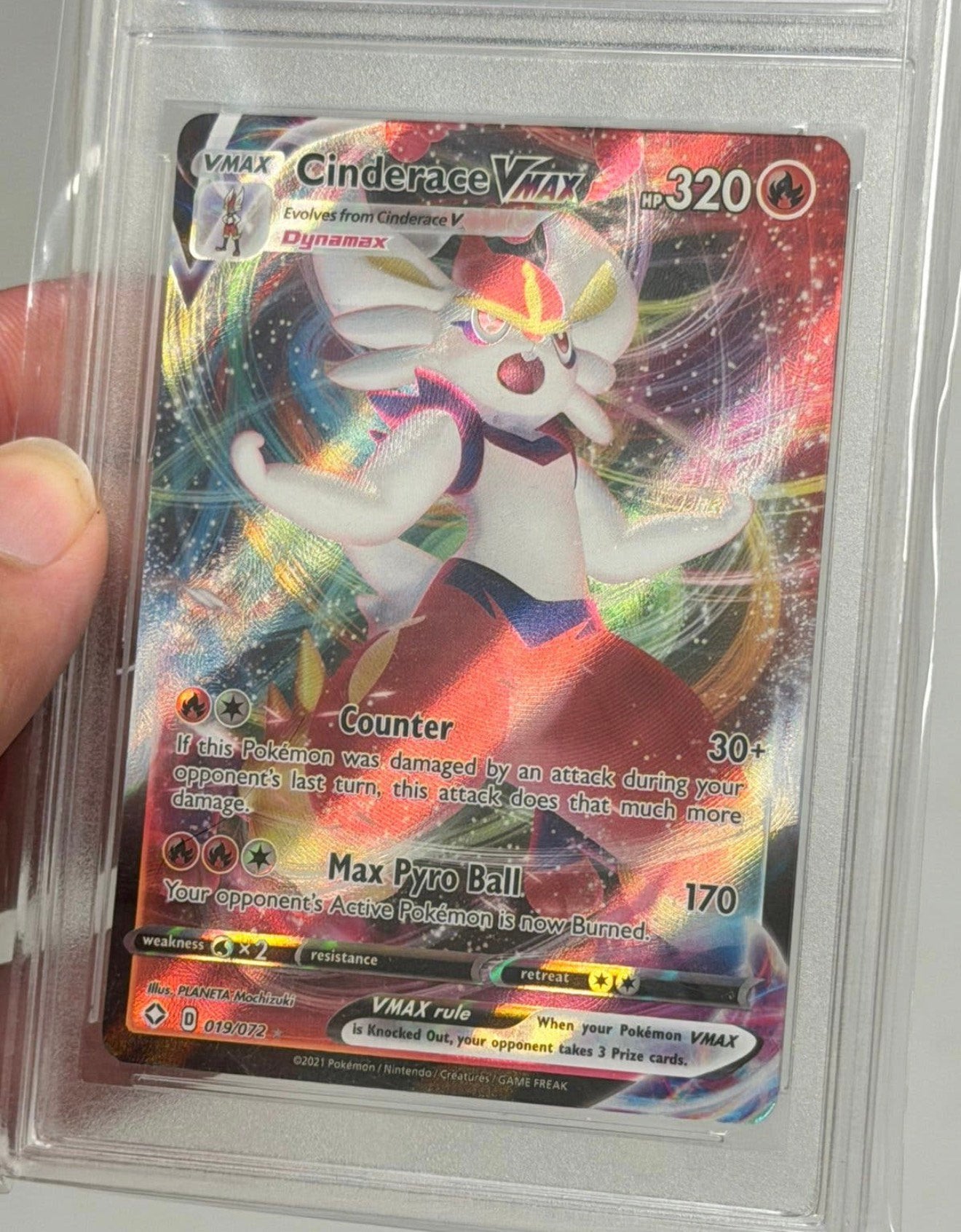 Pokémon Cinderace VMAX 019/072 Shining Fates Grade 9 graded, Ophalen of Verzenden, Zo goed als nieuw