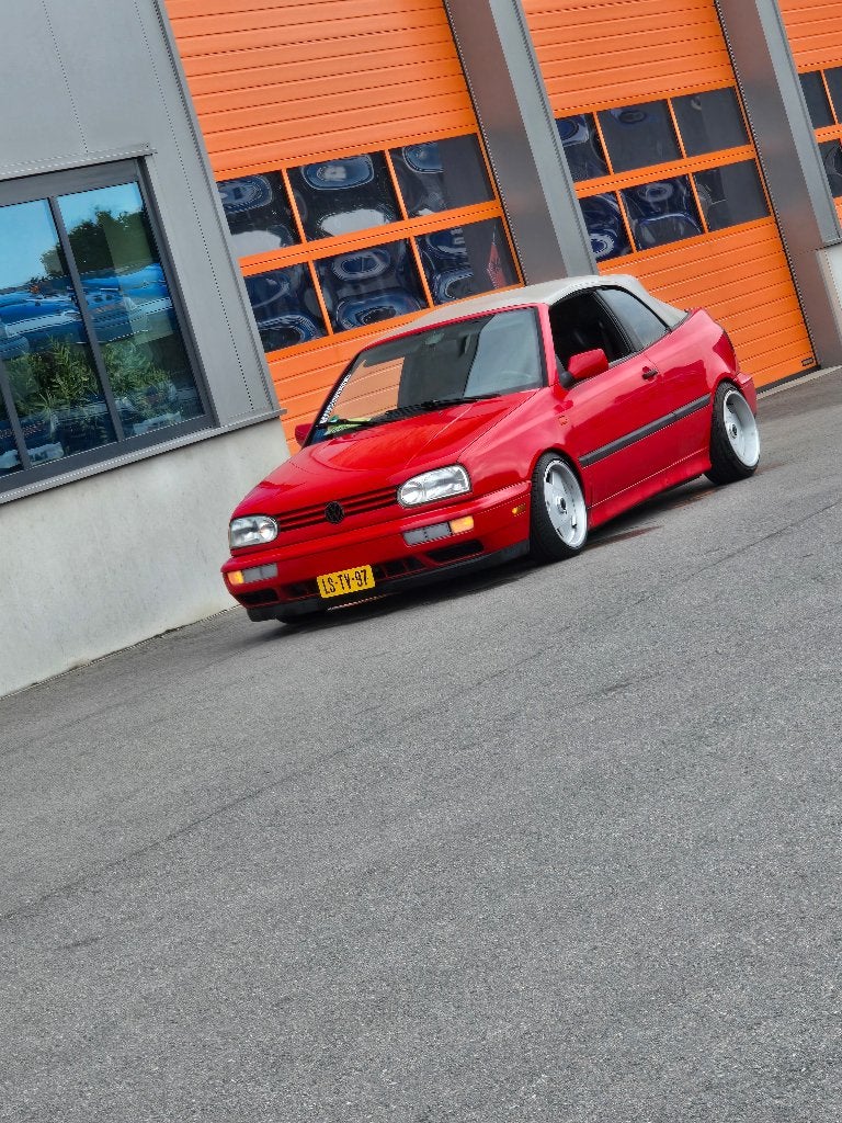 Volkswagen Golf 1.8 Cabriolet 55KW E2 1995 Rood, Auto's, Voorwielaandrijving, 74 pk, Zwart, 4 cilinders