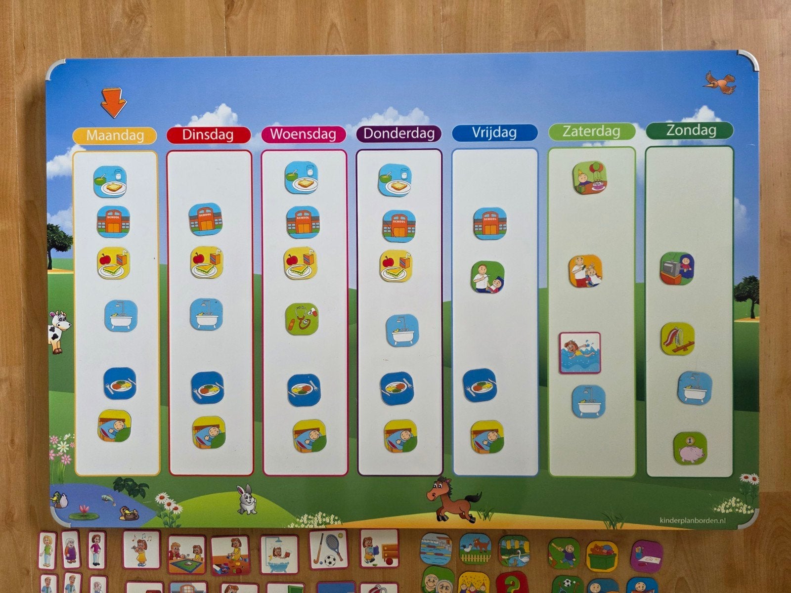 Zo goed als nieuw kinderplanbord met veel magneet picto's, Ophalen of Verzenden, Zo goed als nieuw