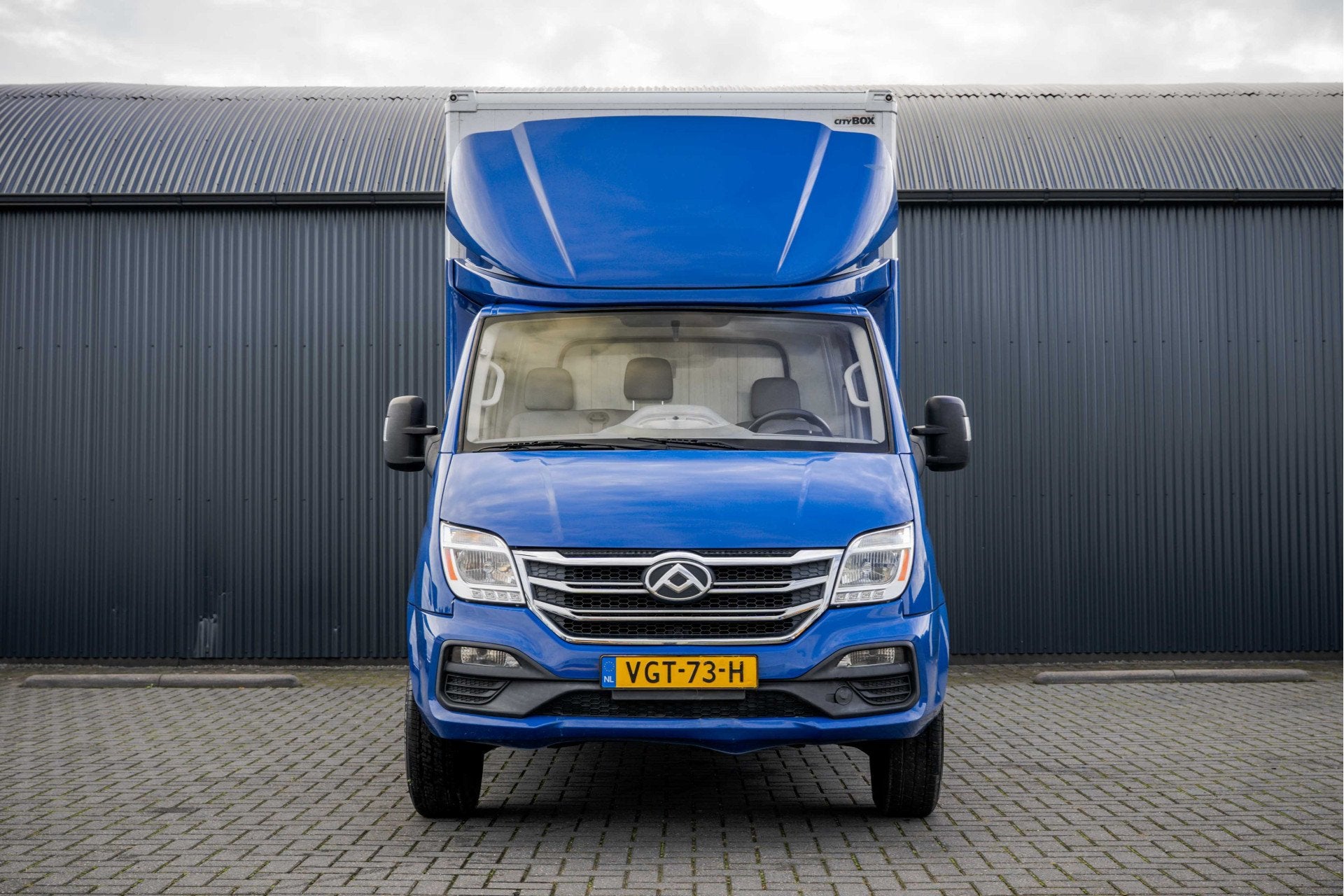 Maxus EV80 | Volledig Elektrisch | 3-Zits | Camera | Bakwage, Auto's, Gebruikt, Origineel Nederlands, Grijs, Te koop