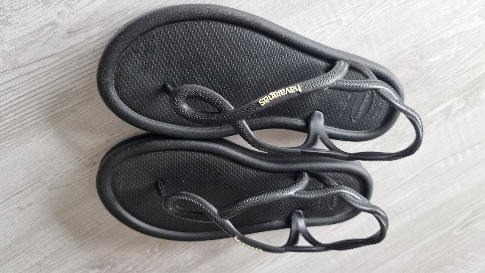 Nieuwe Havaianas Luna puffed sandalen maat 41/42  EUR  43/44, Ophalen of Verzenden, Nieuw, Zwart, Sandalen of Muiltjes