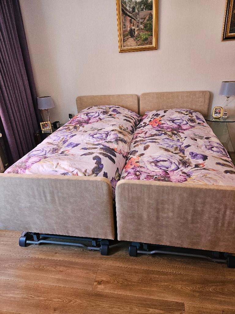 Hoog Laag bed, Huis en Inrichting, Ophalen, Overige materialen, Verstelbaar, Beige