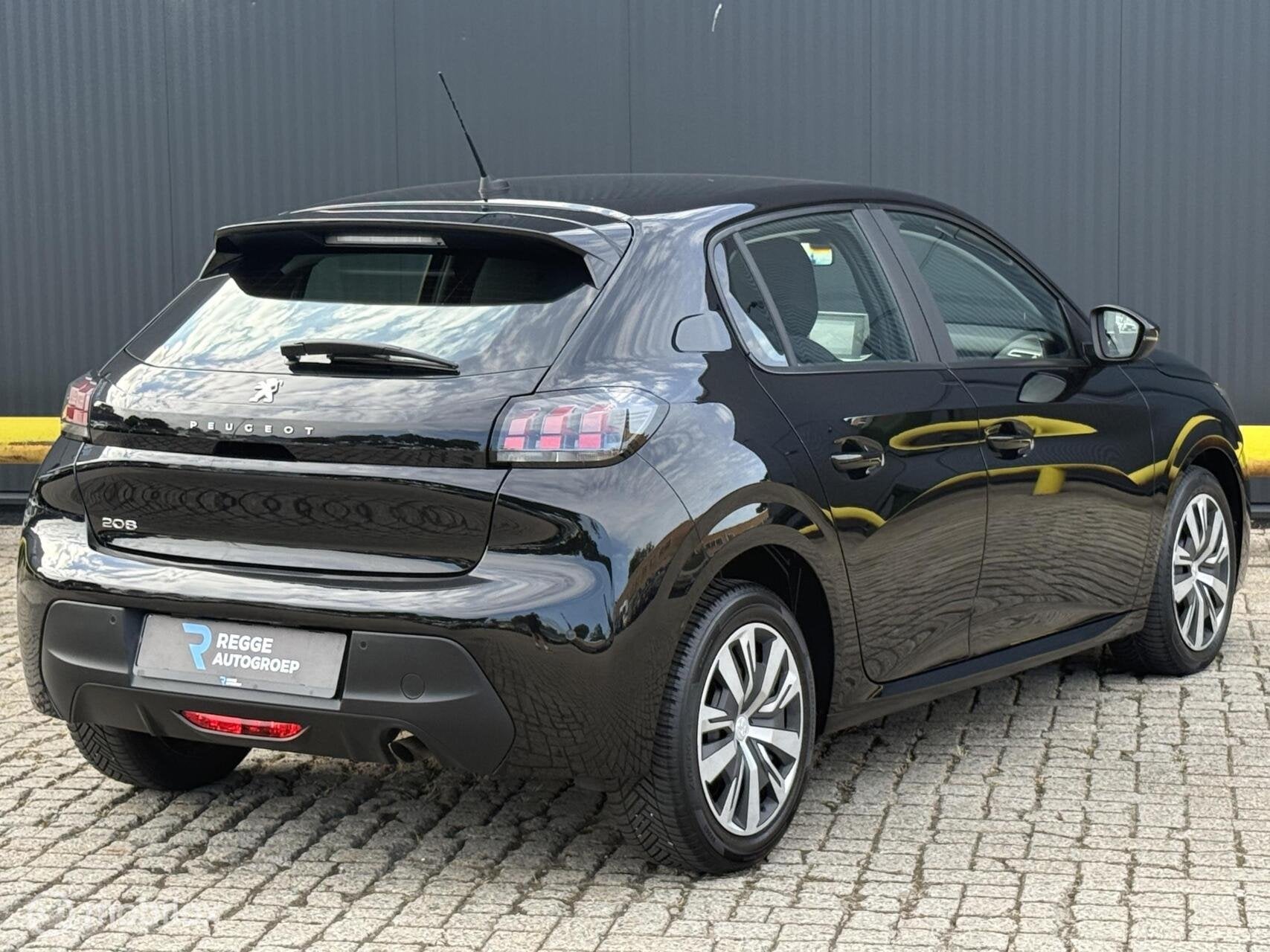 Peugeot 208 1.2 PureTech Allure, Auto's, Peugeot, Voorwielaandrijving, Euro 6, 1199 cc, Parkeersensor