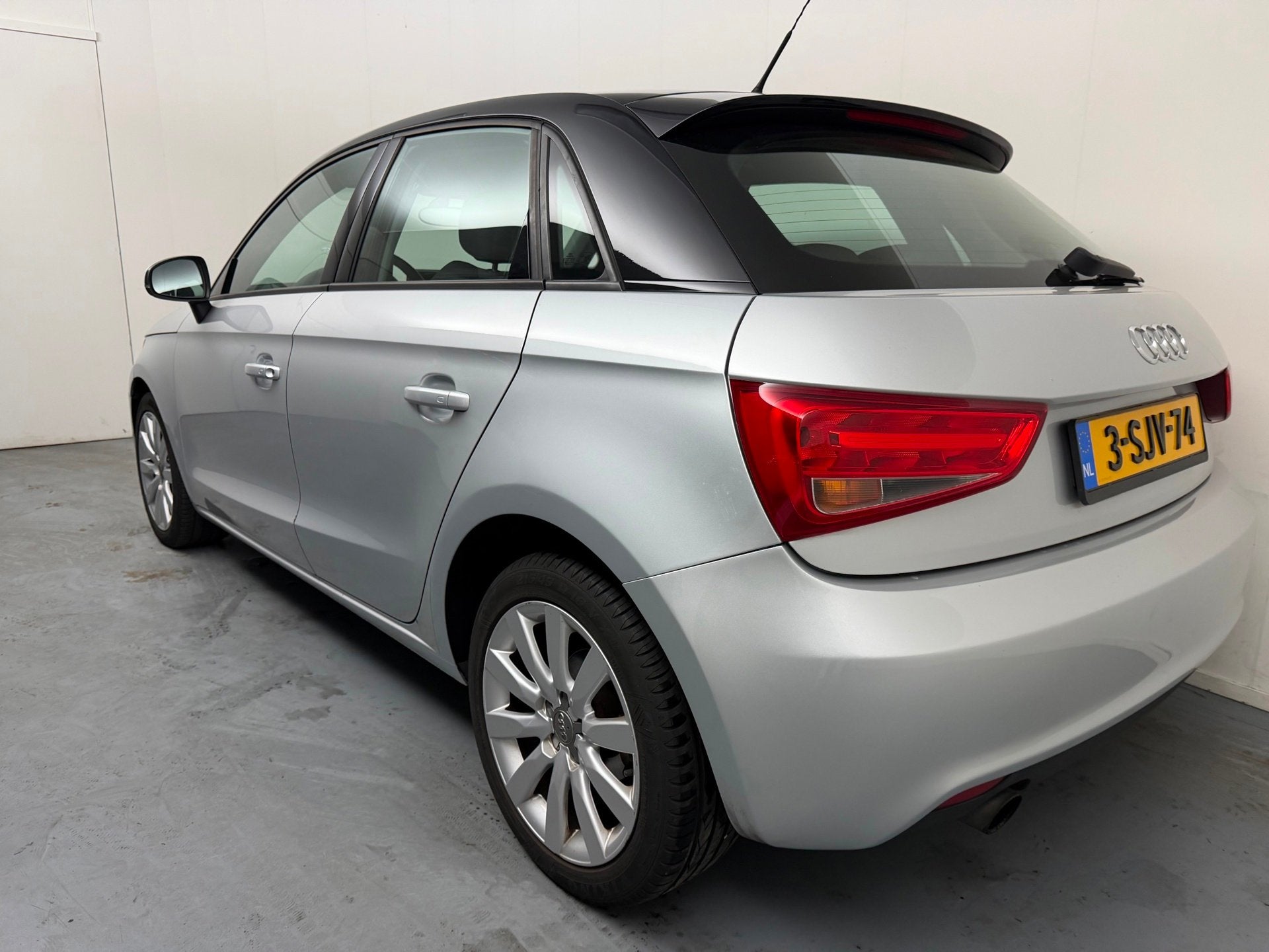 Audi A1 Sportback 1.2 TFSI Ambition Pro Line Business # Clim, Voorwielaandrijving, 86 pk, 4 cilinders, 4 stoelen
