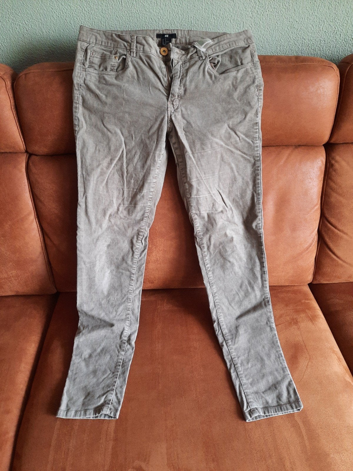 Smalle broek van baby corduroy in taupe kleur mt 38, Maat 38/40 (M), Beige, Ophalen of Verzenden, Lang