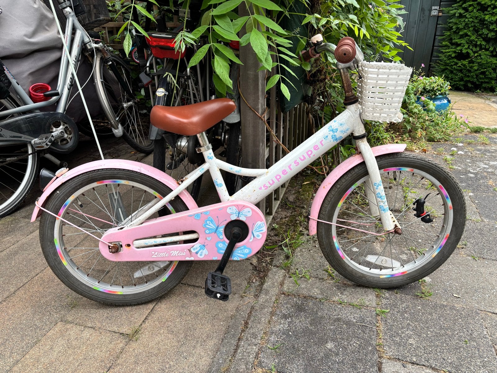 16 inch meisjesfiets wit/roze met mandje en zijwieltjes, Ophalen, Terugtraprem, Zijwieltjes, 16 tot 20 inch