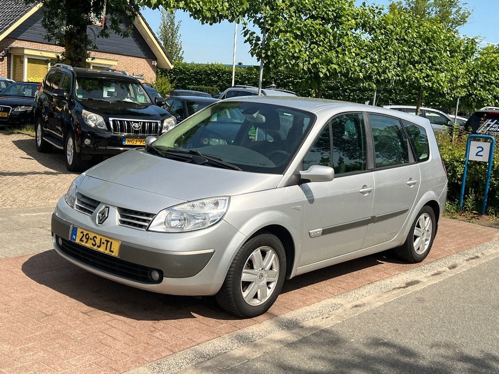 Renault Grand Scénic 2.0 * 7Persoons|Trekhaak, Voorwielaandrijving, 1998 cc, 135 pk, Gebruikt