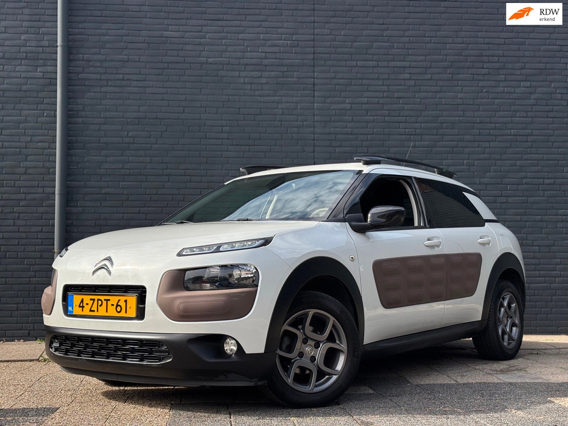 Citroen C4 Cactus 1.2 e-VTi Shine | Automaat | Carplay | Cam, Auto's, Parkeersensor, 82 pk, Origineel Nederlands, Bedrijf