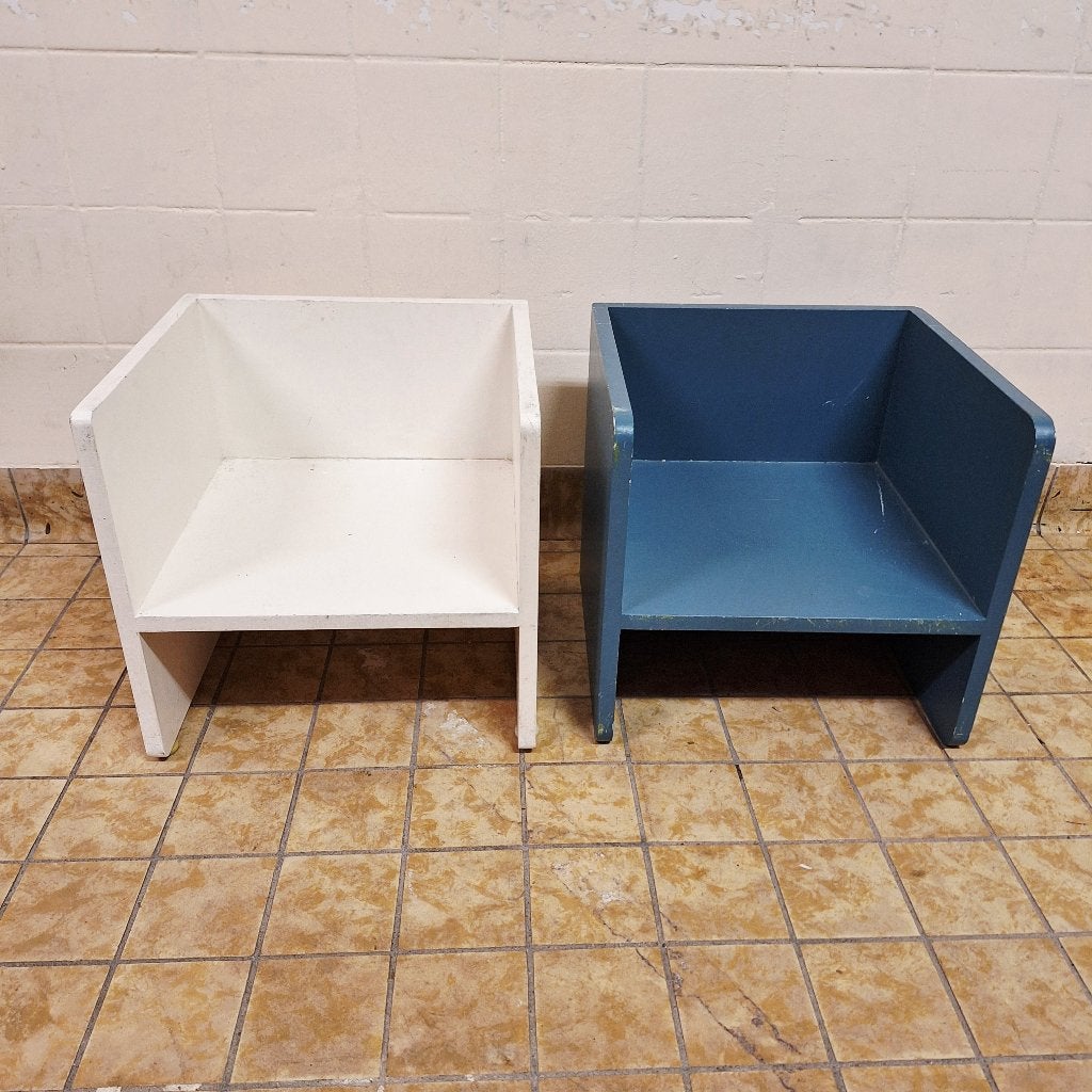 2 Houten Kubus Stoeltjes voor kinderen / Bijzet Tafeltjes, Kinderen en Baby's, Ophalen, Gebruikt, -, -