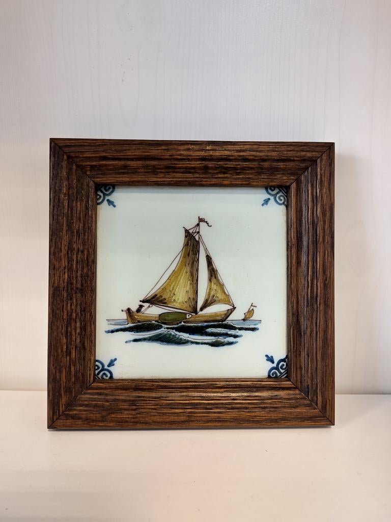 Oudhollandse tegel in lijst met zeilboot, Antiek en Kunst, Ophalen