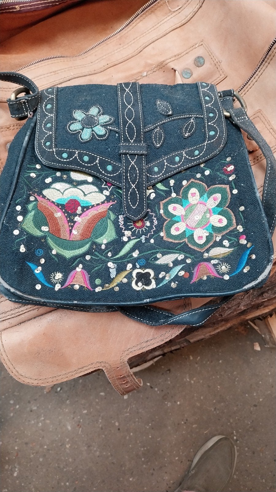 Oilily Schoudertasje met Geborduurde Bloemen, Sieraden, Tassen en Uiterlijk, Ophalen of Verzenden, Gebruikt, Blauw, Schoudertasje