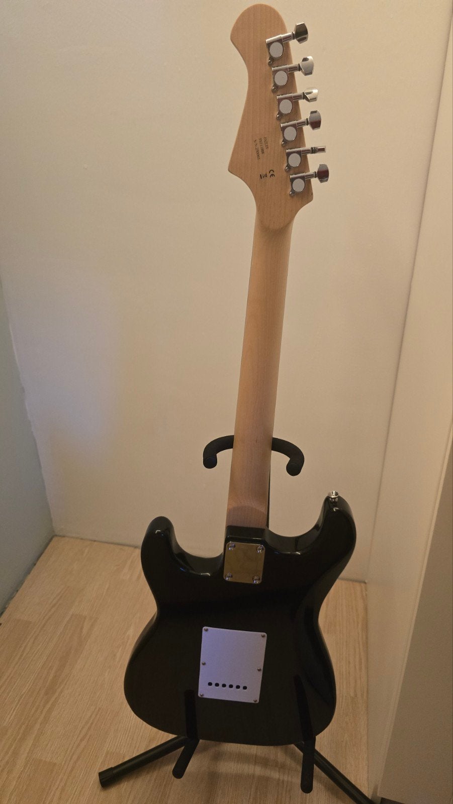 Fazley FST118 Stratocaster Style Gitaar met Whammybar, Muziek en Instrumenten, Ophalen, Zo goed als nieuw, Solid body, Overige merken