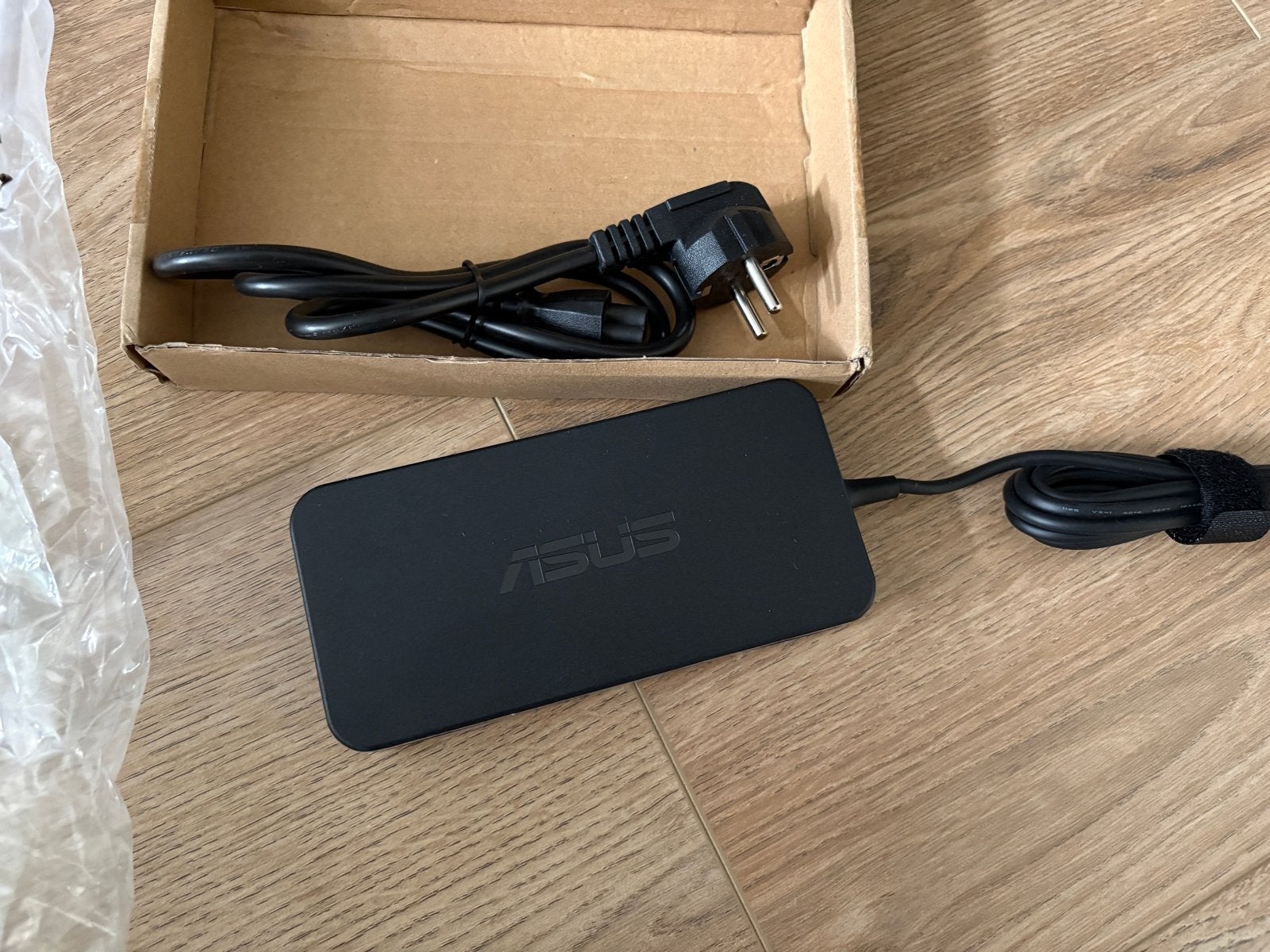 ASUS AC/DC Adapter - Ongebruikt, Ophalen of Verzenden, Nieuw