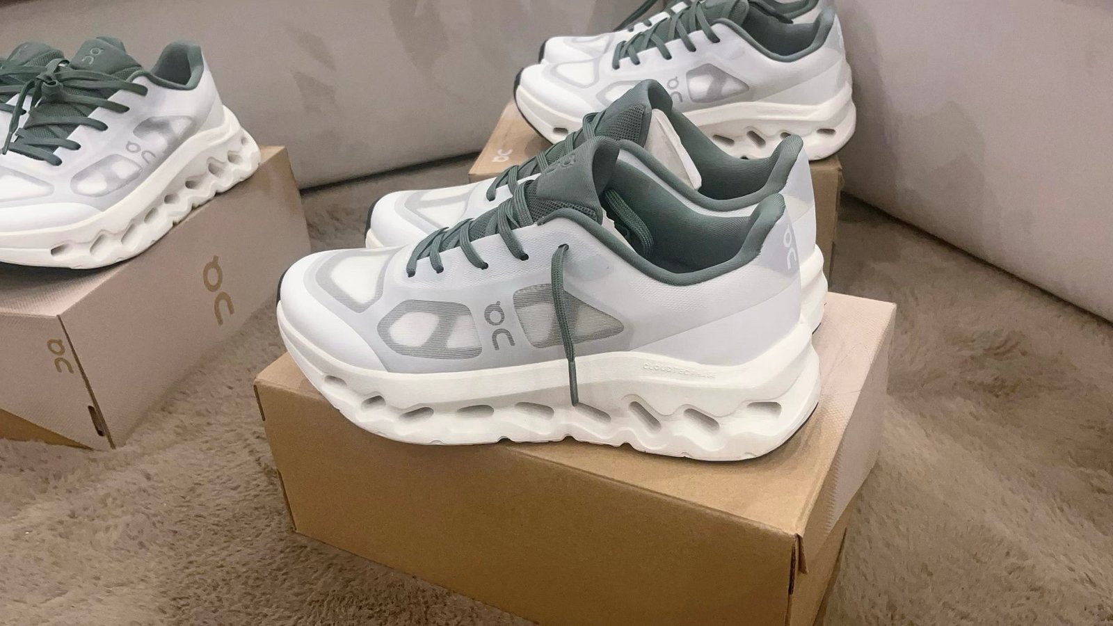 On Cloud sneakers - Wit/Groen maat 42,44, Ophalen of Verzenden, Nieuw, Wit, Sneakers of Gympen