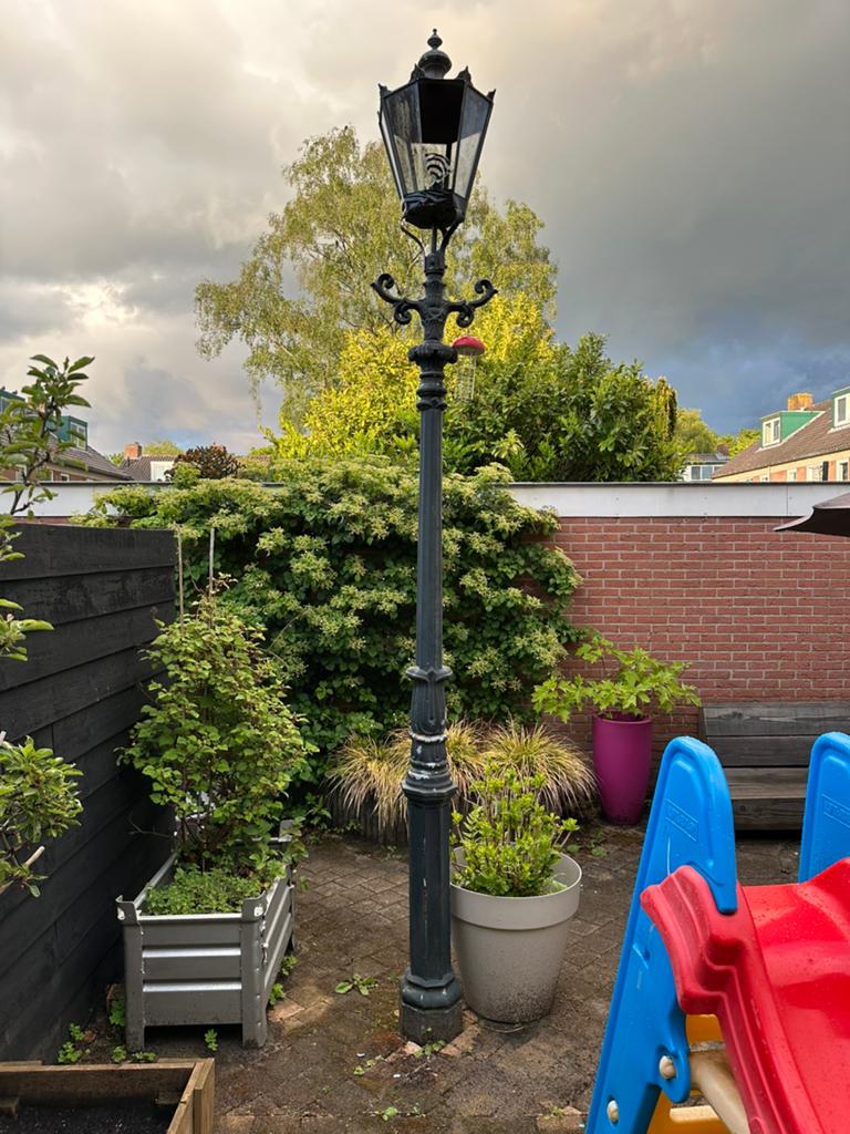 Mooie klassieke buiten lantaarn., Ophalen