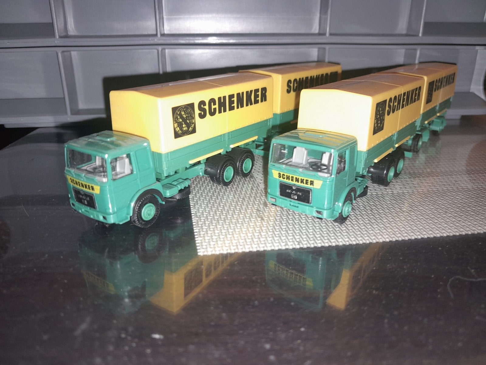 Herpa schenker, Hobby en Vrije tijd, Ophalen of Verzenden, Bus of Vrachtwagen, Herpa