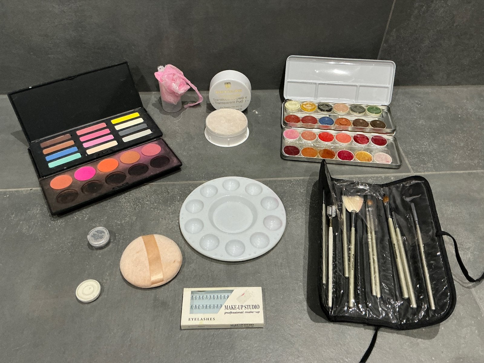 Professionele make-up & grime set, Ophalen of Verzenden, Zo goed als nieuw, Gehele gezicht