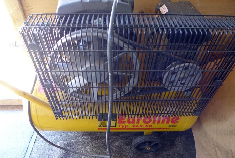 Compressor met toebehoren, Ophalen, 10 bar of meer, Zo goed als nieuw, 25 tot 100 liter