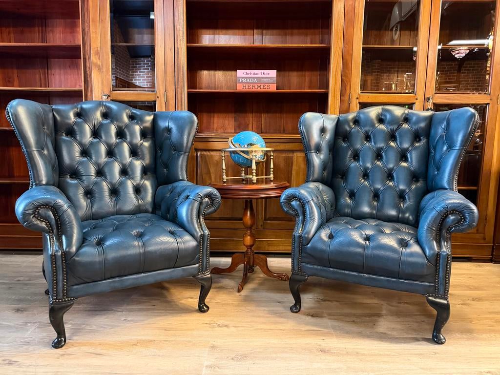 2 unieke chesterfield oorfauteuils in jeans blue leer