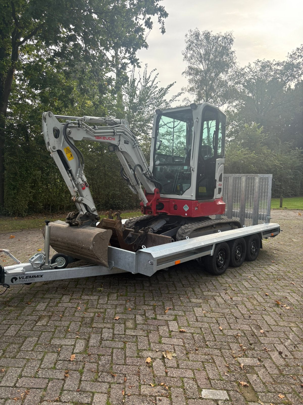 Takeuchi TB325R incl vlemmix trippelasser graafmachine, Ophalen, Graafmachine