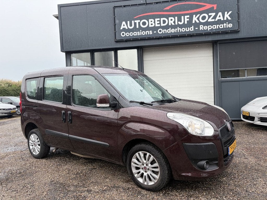Fiat Doblò 1.4 Emotion AIRCO ROLSTOELAUTO 3+1 (bj 2010), 95 pk, Bedrijf, Handgeschakeld, 1368 cc