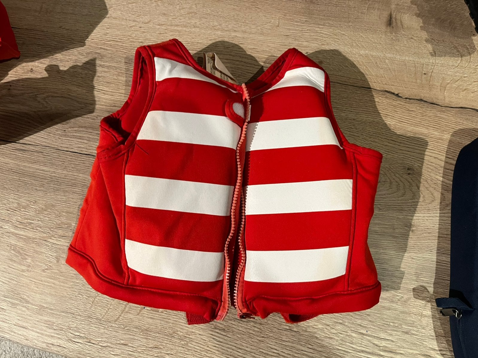 ZWEMVEST HEMA ROOD-WIT 3-6 JAAR 18-30 KG, Jongen of Meisje, One size, Ophalen of Verzenden, Zo goed als nieuw