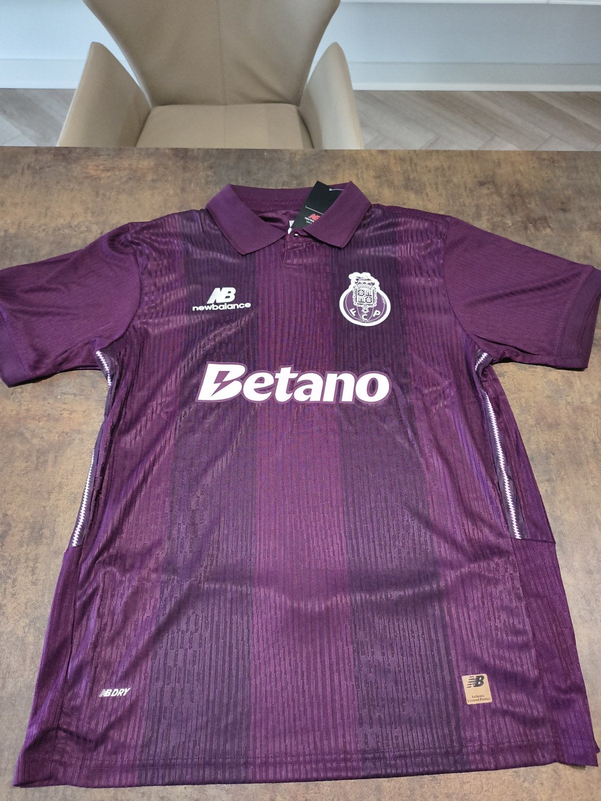 New Balance FC Porto Shirt - Maat XL (valt als L), Kleding | Dames, Verzenden, Paars, Nieuw, Maat 42/44 (L)